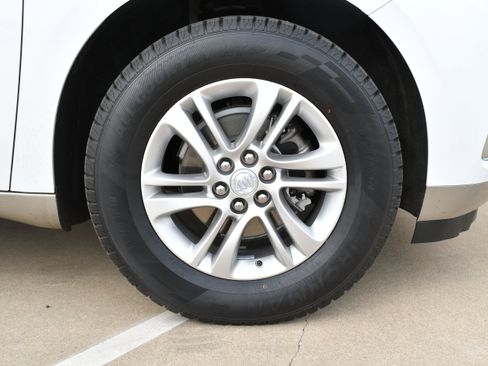Used 2021 Buick Enclave Essence FWD image 16