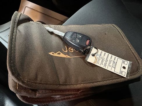 Used 2018 Jeep Wrangler Unlimited Sport S image 21