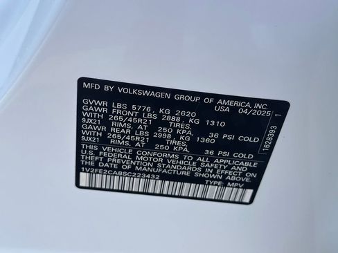 Used 2025 Volkswagen Atlas Cross Sport SEL Premium R-Line image 22