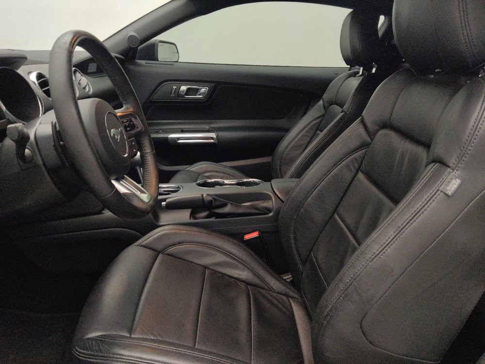 Used 2015 Ford Mustang Coupe RWD image 17