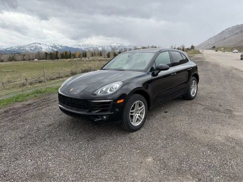 Used 2018 Porsche Macan AWD/4WD image 2