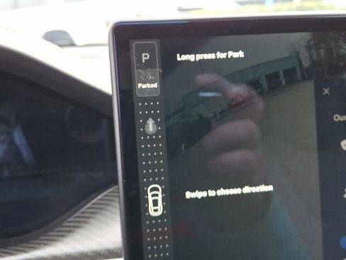 Used 2021 Tesla Model S Plaid image 19