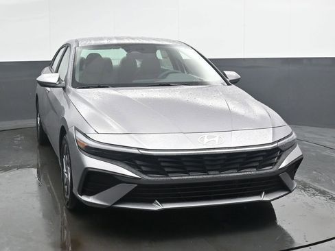 New 2026 Hyundai Elantra Hybrid FWD image 5