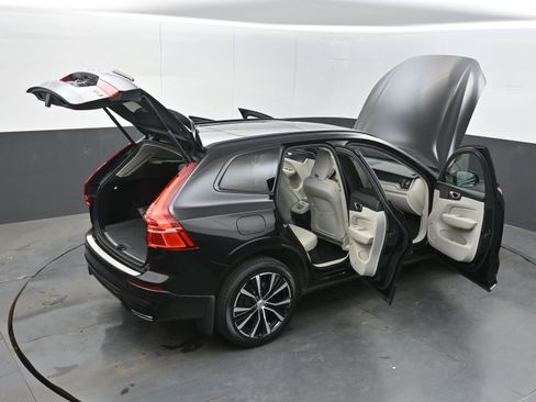 Used 2023 Volvo XC60 B5 Plus w/ Climate Package AWD/4WD image 43