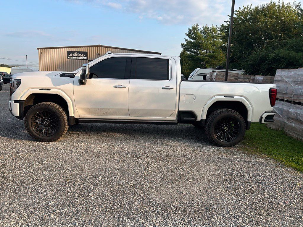 Used 2024 GMC Sierra 2500 Denali Ultimate AWD/4WD image 7