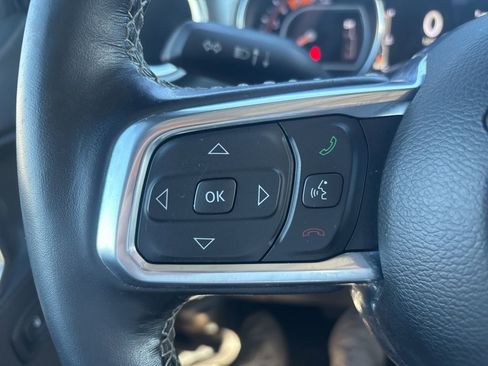 Used 2022 Jeep Wrangler Unlimited Sahara AWD/4WD image 18