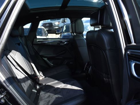 Used 2018 Porsche Macan Sport Edition image 36
