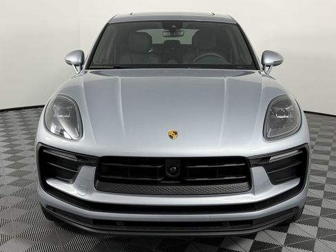 Certified 2025 Porsche Macan AWD/4WD image 6