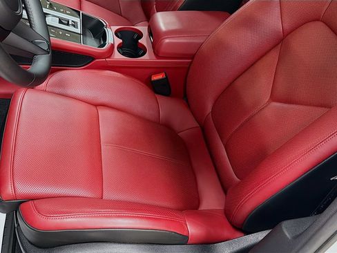 Certified 2025 Porsche Macan Turbo AWD/4WD image 22