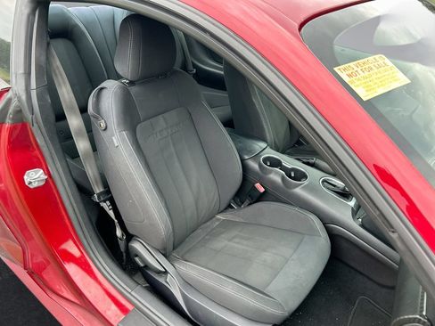 Used 2019 Ford Mustang Coupe RWD image 29