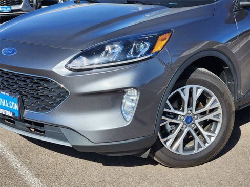 Used 2021 Ford Escape SEL image 2