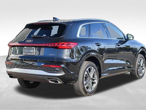 Certified 2025 Audi Q5 Premium w/ Convenience Package AWD/4WD image 10