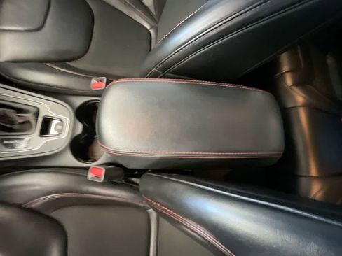 Used 2019 Jeep Cherokee Trailhawk w/ Comfort/Convenience Group AWD/4WD image 21