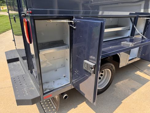 Used 2025 Ford Transit 350 DRW RWD image 32