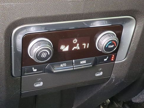 Used 2021 Chevrolet Suburban High Country w/ Premium Package image 12