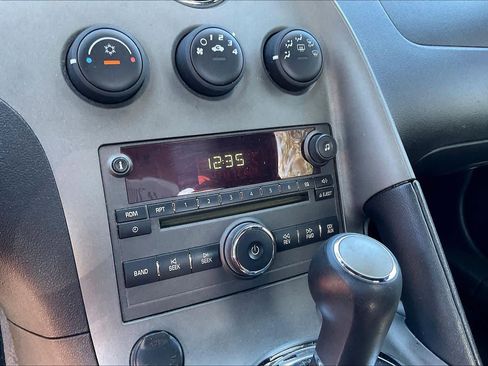 Used 2007 Pontiac Solstice Convertible w/ Premium Package image 29