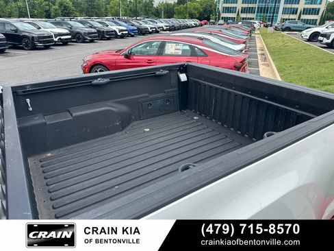 Used 2020 Toyota Tacoma SR5 RWD image 15