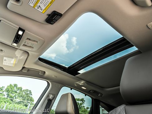 Used 2025 Nissan Murano Platinum w/ Cargo Package image 22