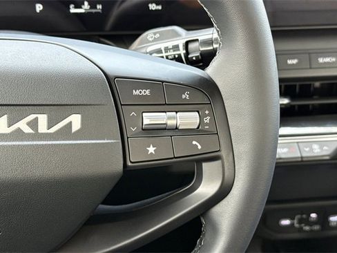 New 2025 Kia K4 EX image 28
