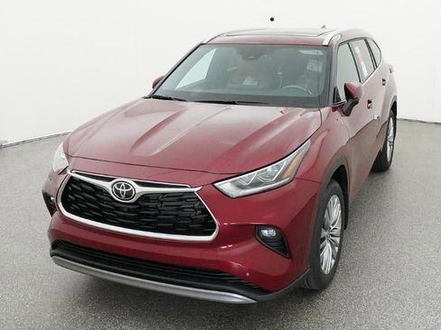 New 2026 Toyota Highlander Platinum image 16