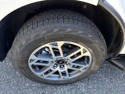 Used 2025 Ford Expedition Active image 19