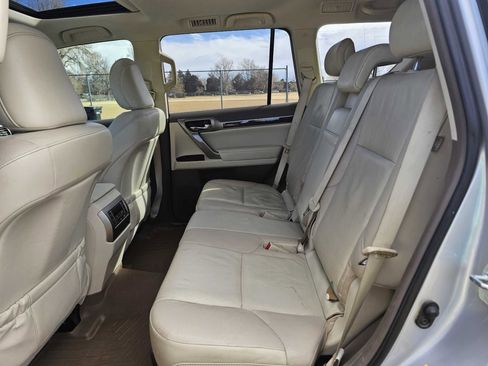 Used 2016 Lexus GX 460 w/ Premium Package image 27