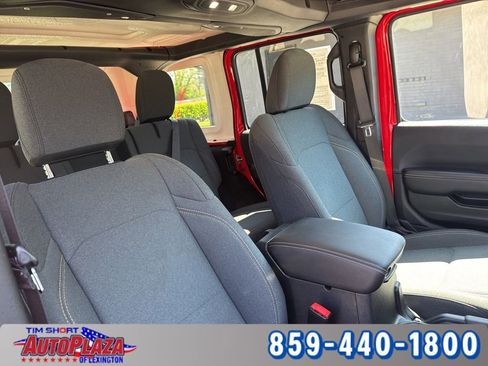 Used 2025 Jeep Wrangler Unlimited Sahara AWD/4WD image 43