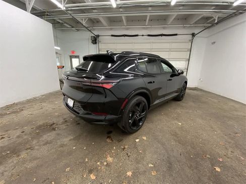 Used 2024 Chevrolet Equinox EV RS image 6