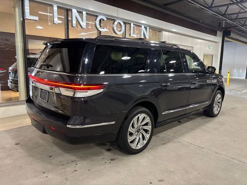 Used 2024 Lincoln Navigator L Reserve AWD/4WD image 5