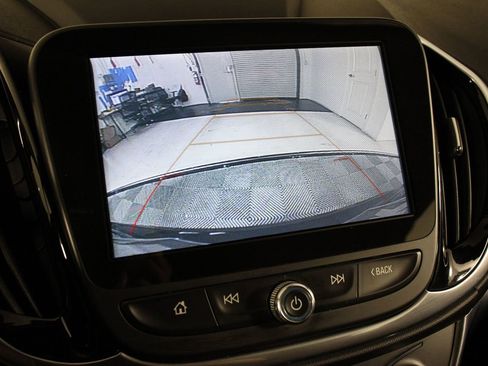 Used 2018 Chevrolet Volt Premier w/ Driver Confidence Package image 17