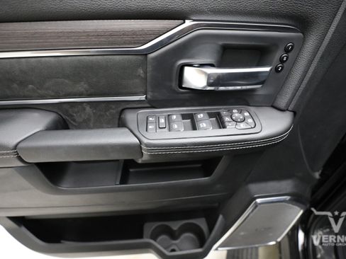 New 2026 RAM 3500 Laramie AWD/4WD image 18