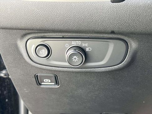 Used 2022 GMC Terrain SLE w/ Driver Convenience Package image 18