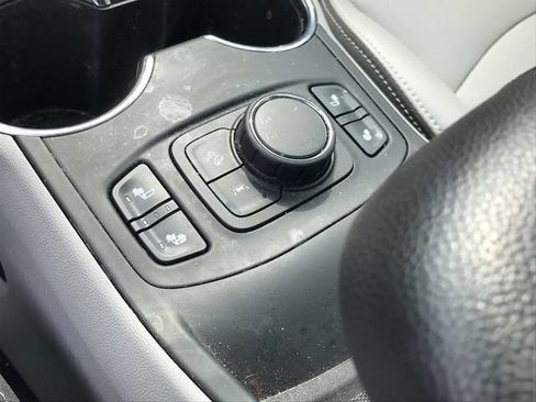 Used 2024 GMC Terrain SLT w/ LPO, Floor Liner Package AWD/4WD image 5