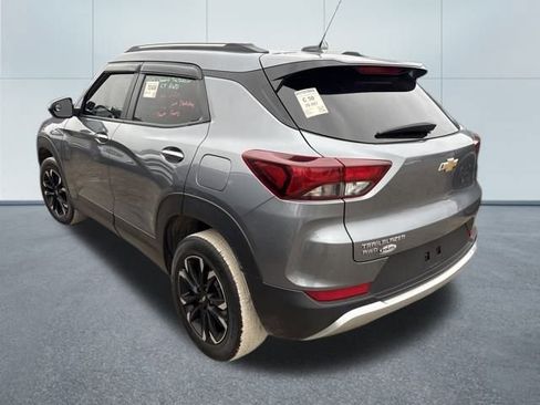 Used 2021 Chevrolet TrailBlazer LT image 2