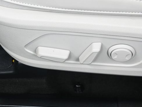 New 2025 Kia Sorento EX image 12