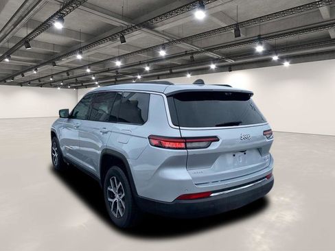 Used 2024 Jeep Grand Cherokee L Limited w/ Luxury Tech Group II image 5