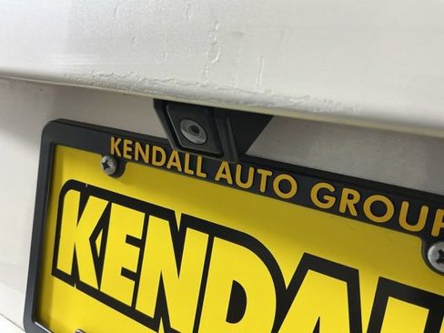 Used 2011 GMC Yukon XL Denali AWD/4WD image 7