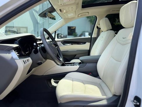 Used 2023 Cadillac XT6 Premium Luxury w/ LPO, Floor Liner Package AWD/4WD image 18