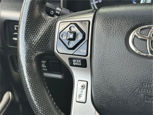 Used 2015 Toyota 4Runner SR5 AWD/4WD image 22