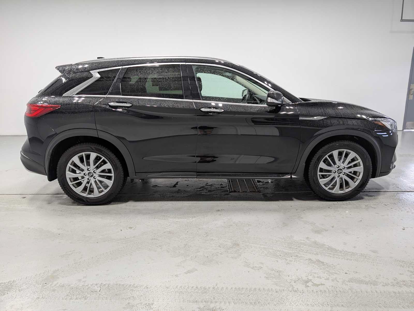 Used 2023 INFINITI QX50 Luxe AWD/4WD image 7