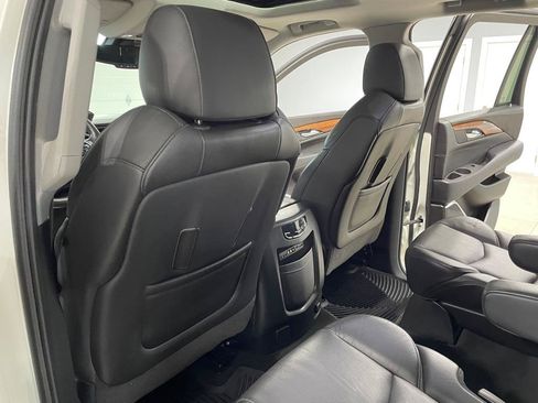 Used 2015 Cadillac Escalade Luxury AWD/4WD image 13