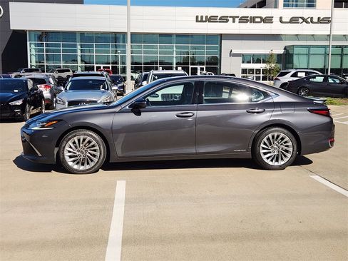 Used 2022 Lexus ES 300h Ultra Luxury image 4