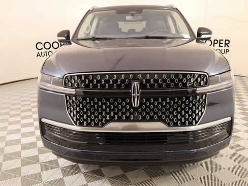 New 2025 Lincoln Navigator Reserve image 9
