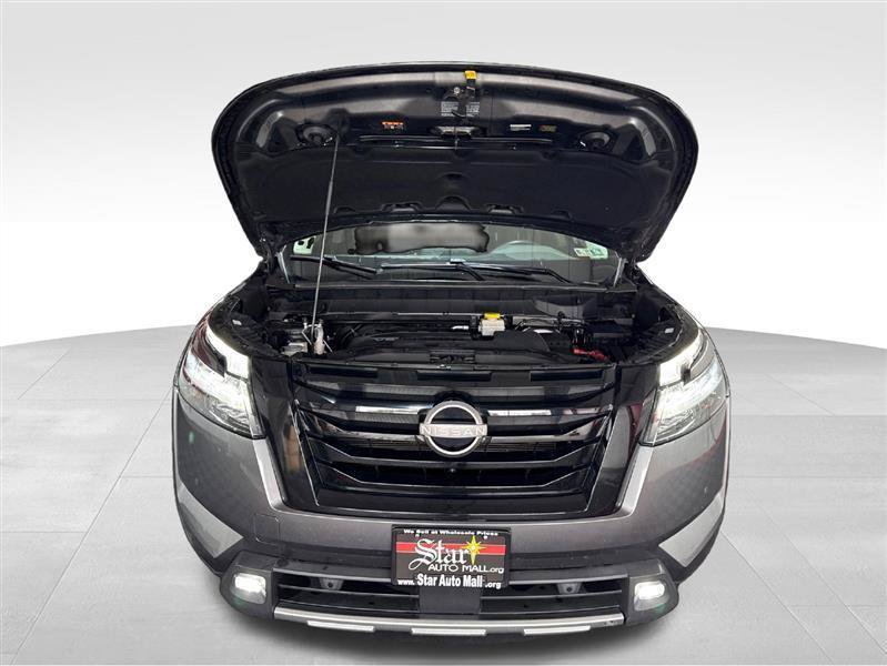 Used 2022 Nissan Pathfinder SL w/ Lighting Package (N92) AWD/4WD image 11