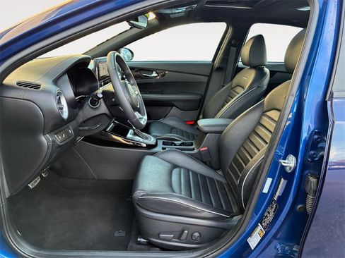 Used 2024 Kia Forte GT-Line w/ GT-Line Premium Package image 9