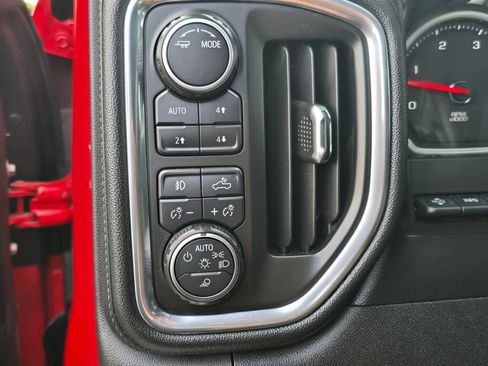 Certified 2020 Chevrolet Silverado 2500 LTZ w/ LTZ Premium Package AWD/4WD image 31