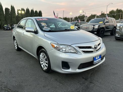 Used 2011 Toyota Corolla LE FWD image 1