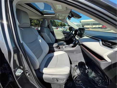 Used 2024 Toyota RAV4 Limited image 43