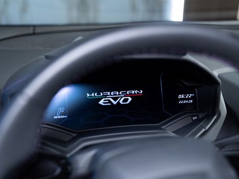 Used 2023 Lamborghini Huracan EVO RWD image 23
