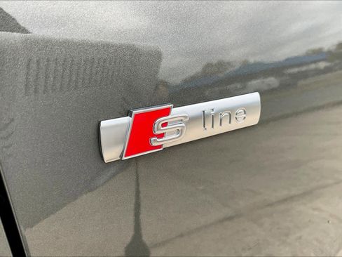 Used 2022 Audi Q3 2.0T Premium Plus w/ Premium Plus Package image 9